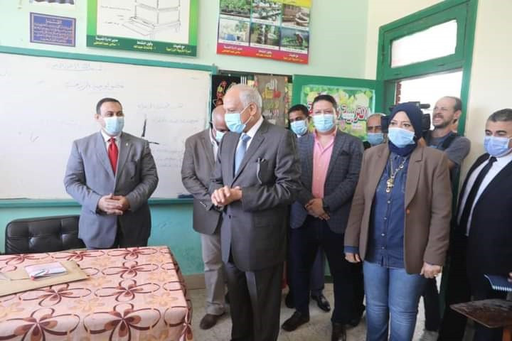 محافظ الجيزة يدلى بصوته فى انتخابات النواب