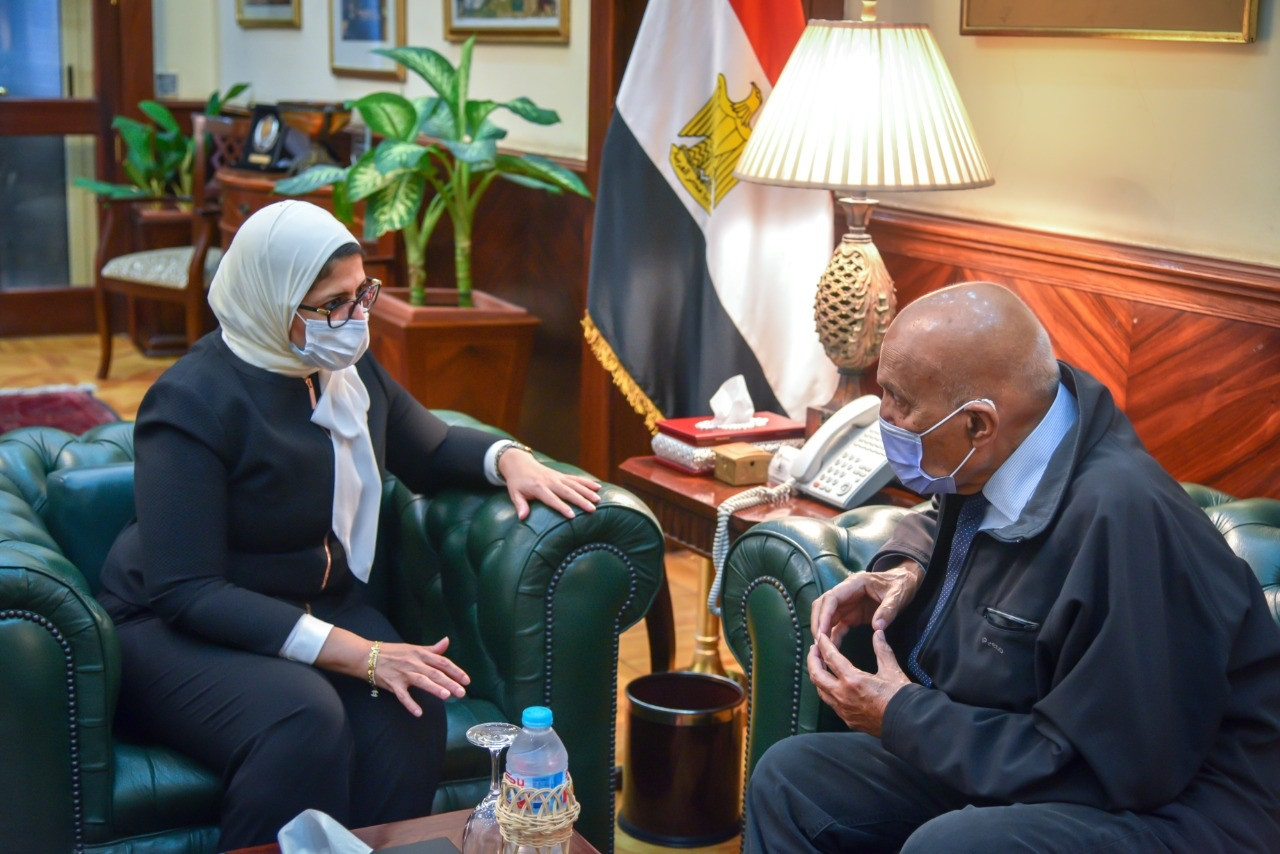 وزيرة الصحة تستقبل مجدى يعقوب