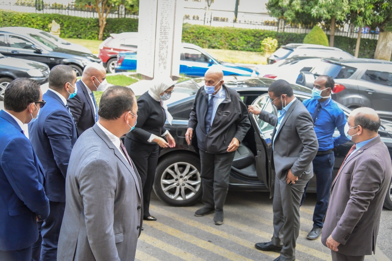 وزيرة الصحة تستقبل مجدى يعقوب