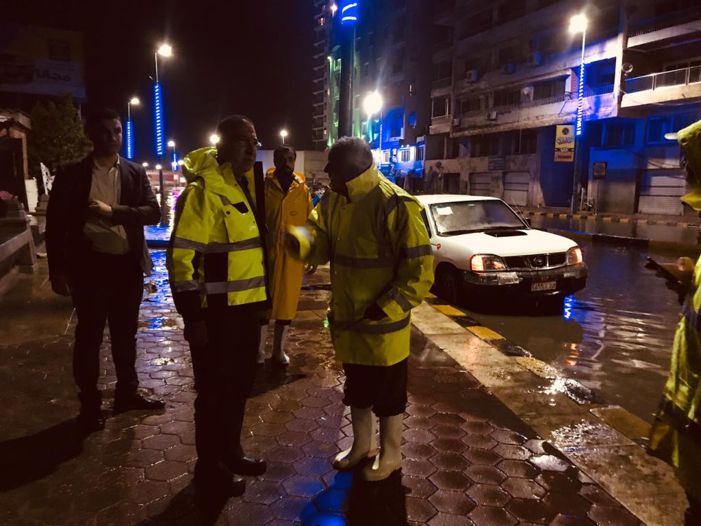كسح مياه الأمطار فى شوارع الإسكندرية