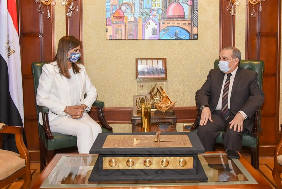 وزيرا الهجرة والإنتاج الحربى
