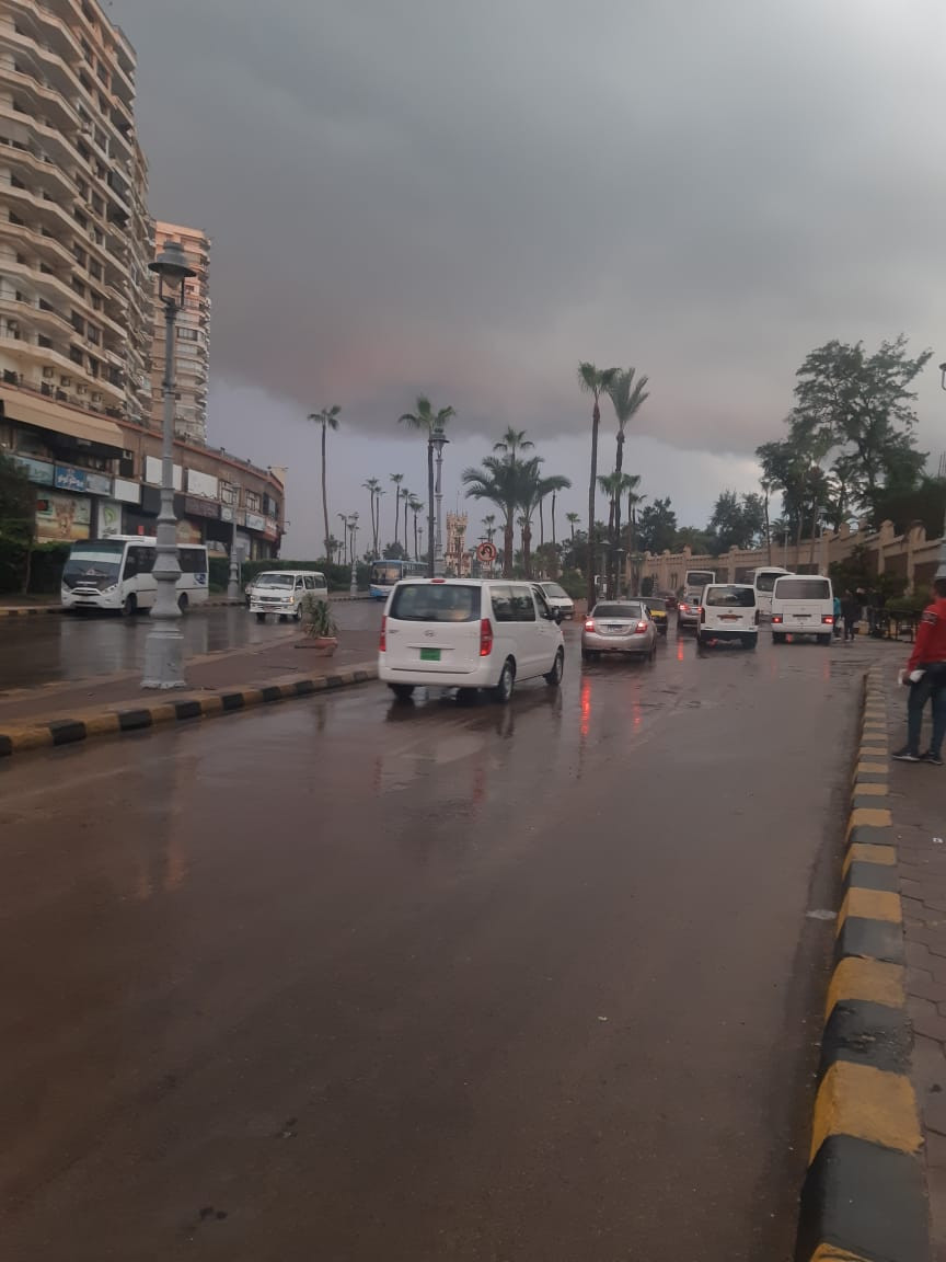 أمطار غزيرة على الإسكندرية
