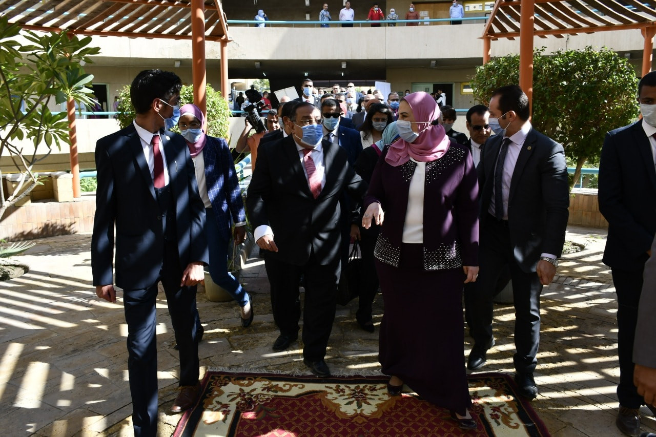 وزيرة التضامن ورئيس جامعة حلوان