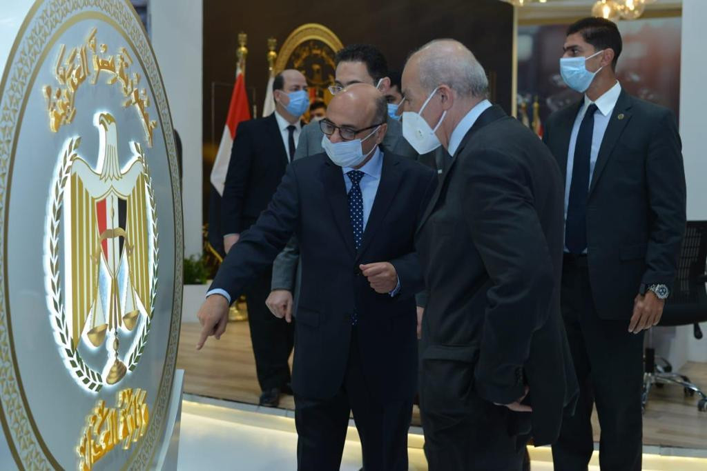 العدل تستعرض مشروع الأرشيف الإلكترونى