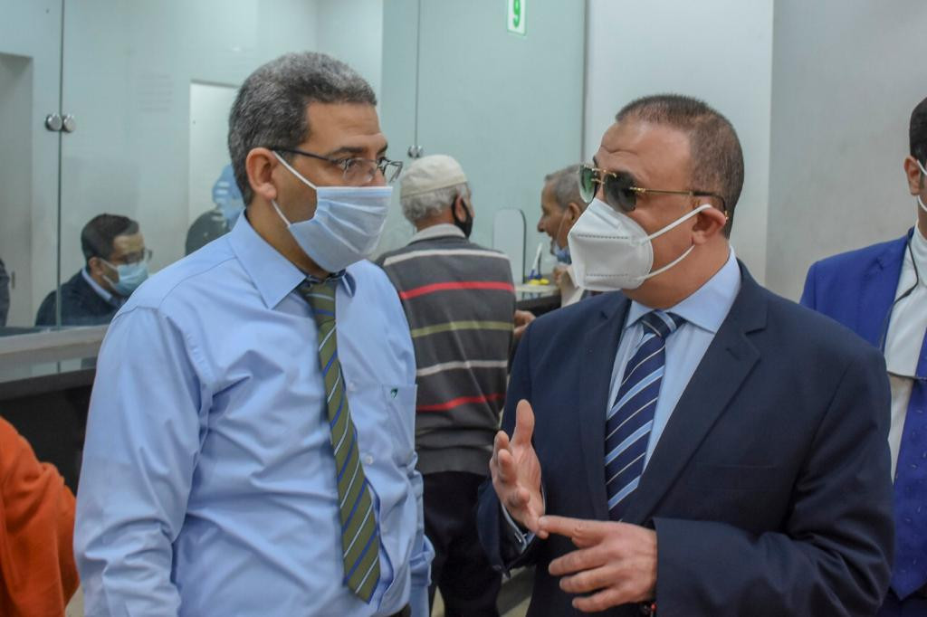محافظ الإسكندرية يتابع بدء صرف منحة دعم العمالة غير المنتظمة