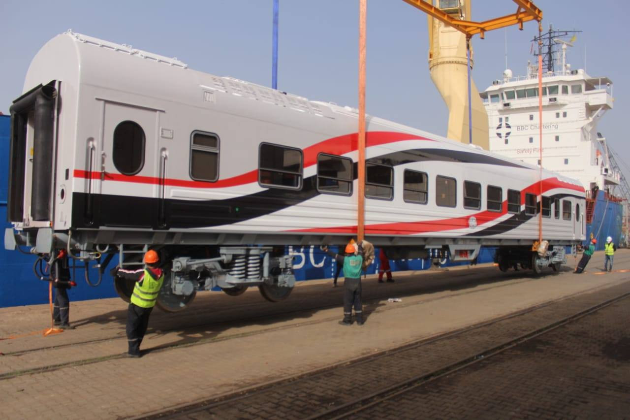 وصول 22 عربة سكة حديد جديدة للركاب إلى ميناء الإسكندرية