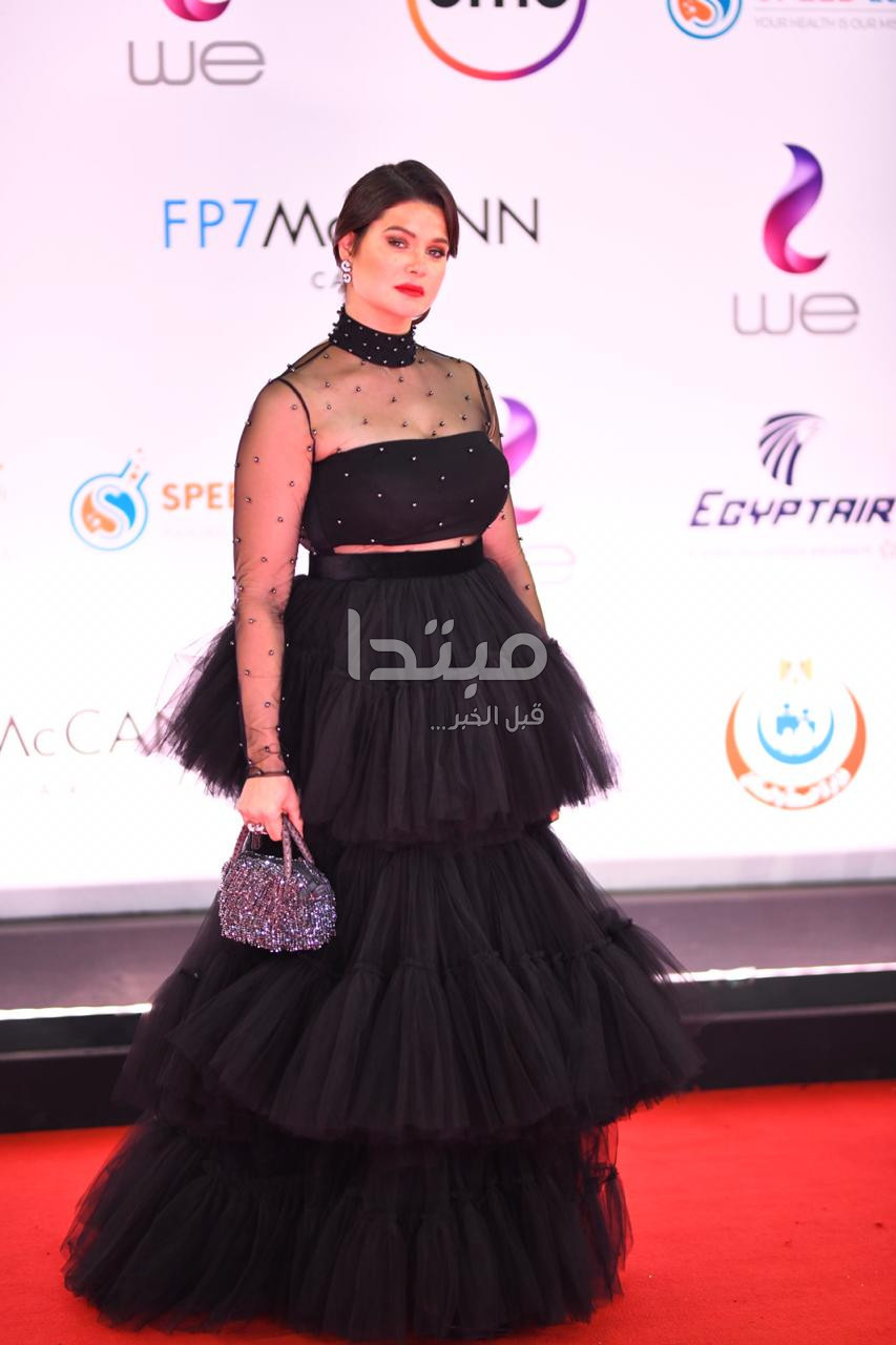 يسرا اللوزى