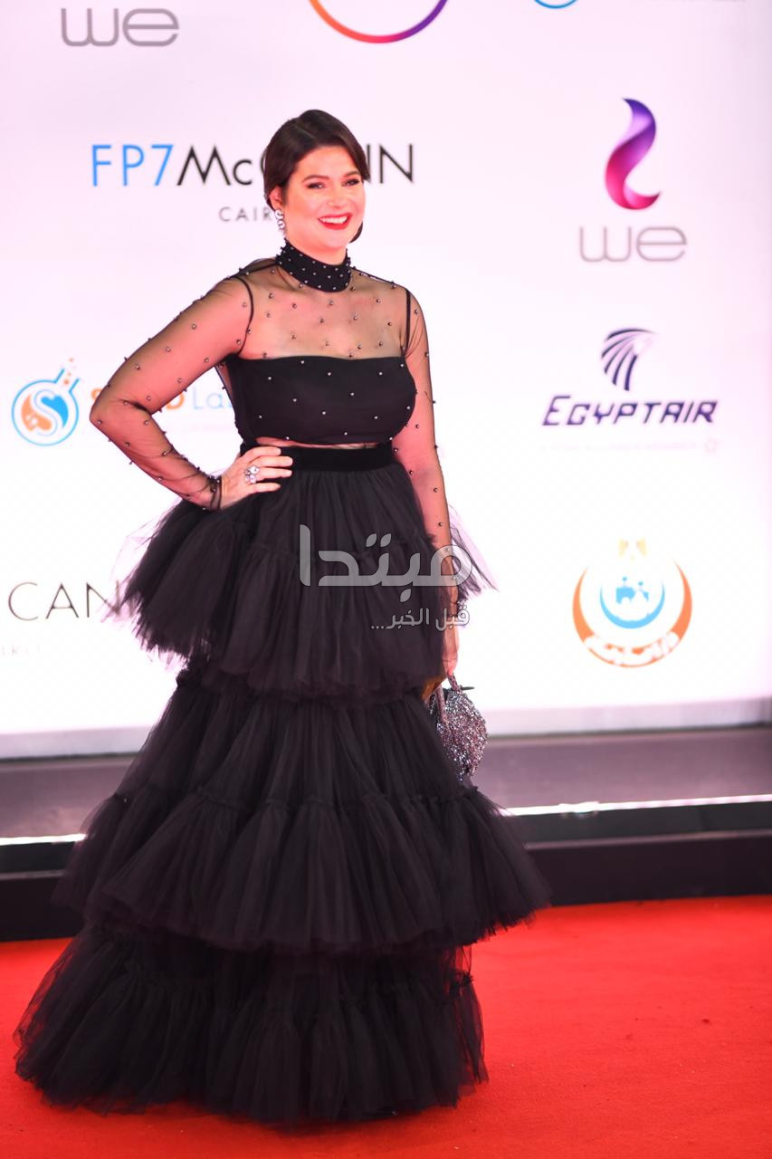 يسرا اللوزى