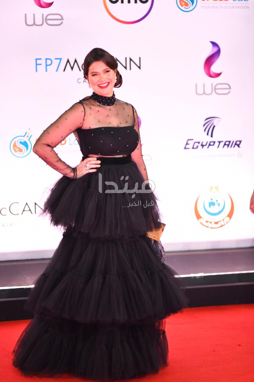 يسرا اللوزى