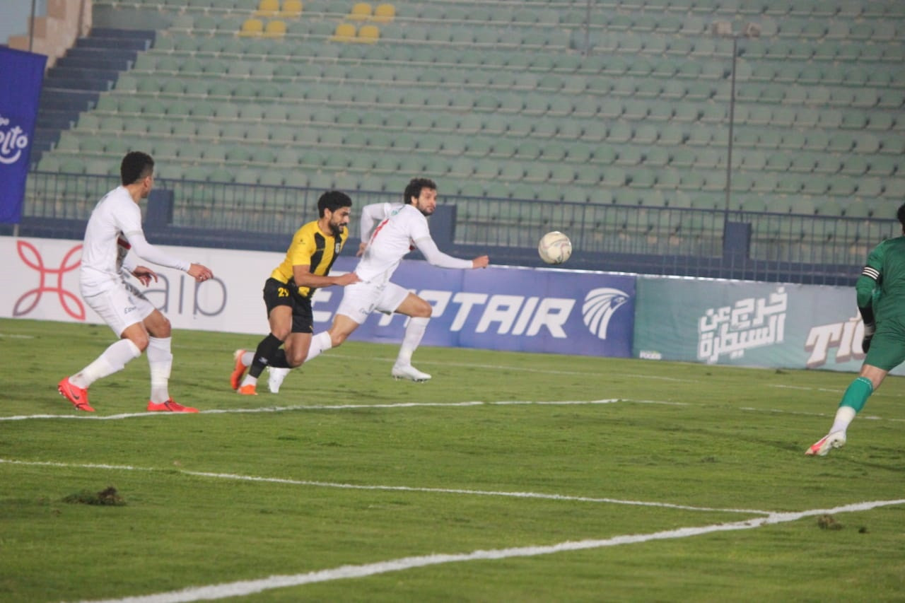 الشوط الأول.. الزمالك يتقدم على المقاولون بنيران صديقة