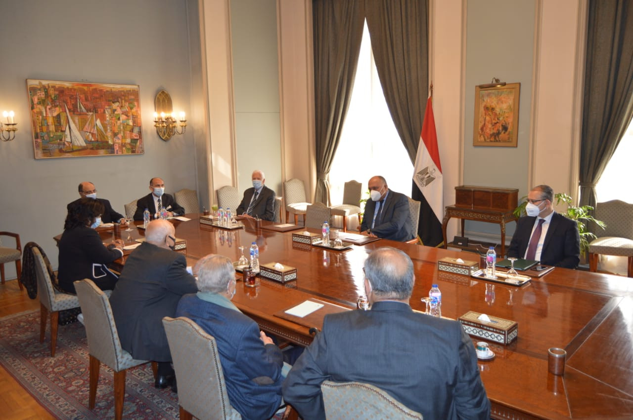 لقاء أعضاء المجلس المصرى للشؤون الخارجية بسامح شكرى