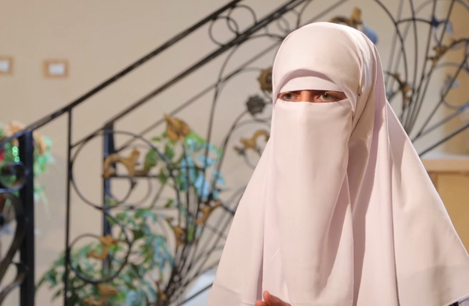 آية كمال الدين حسين