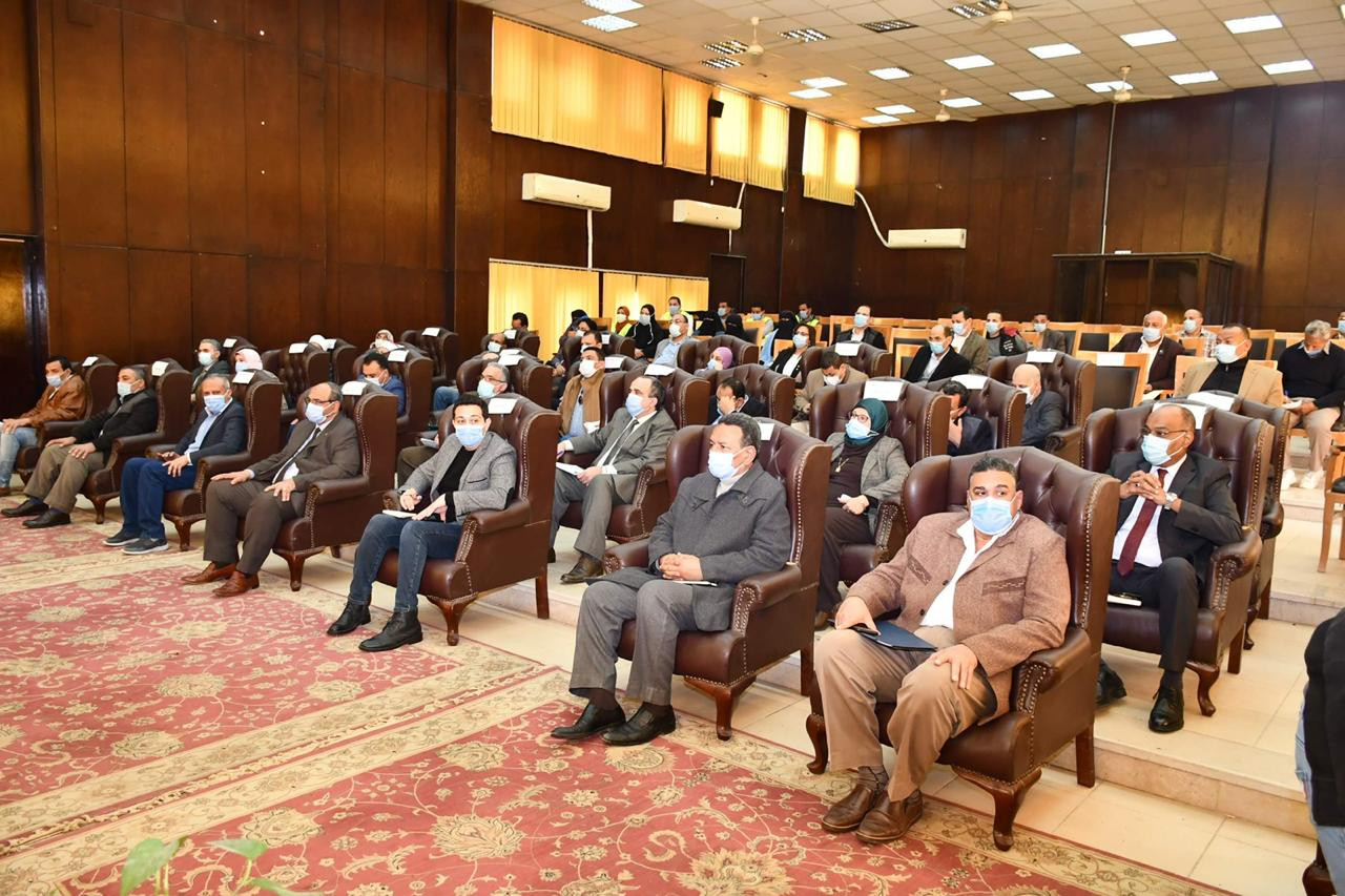 أحمد الأنصارى محافظ الفيوم