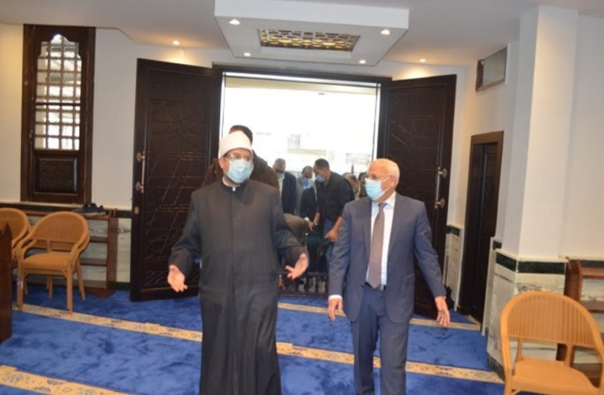 وزير الأوقاف يتفقد مسجد عمر بن عبد العزيز