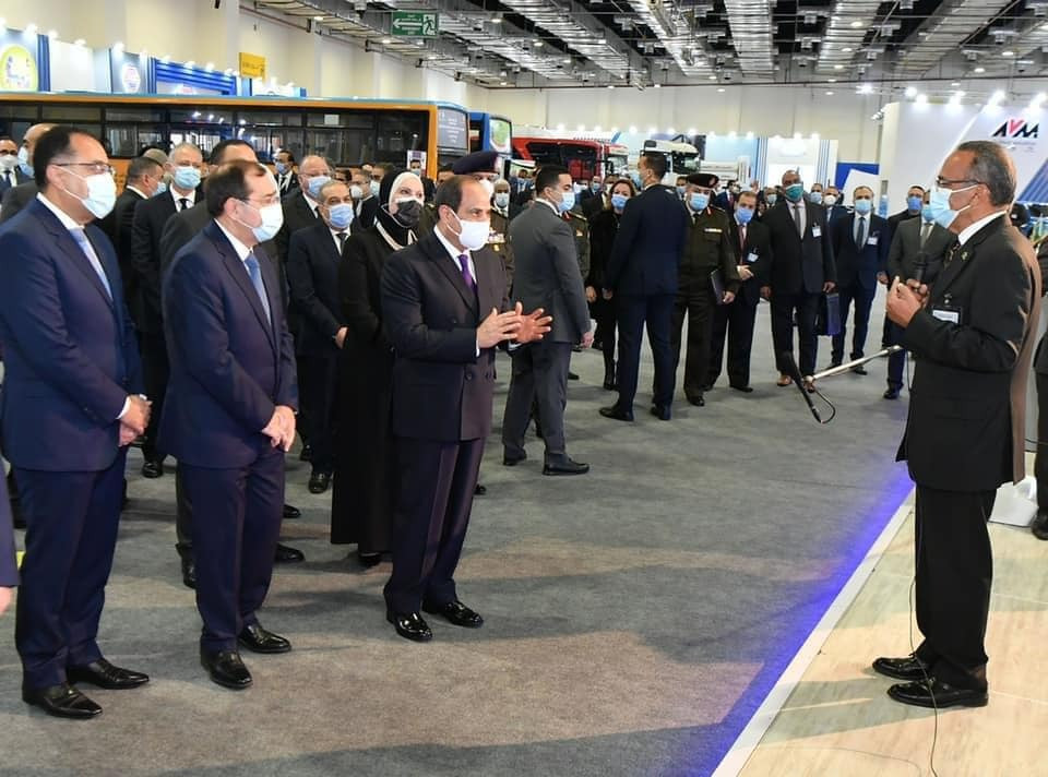 تفقد الرئيس السيسى المعرض الأول لتكنولوجيا إحلال المركبات