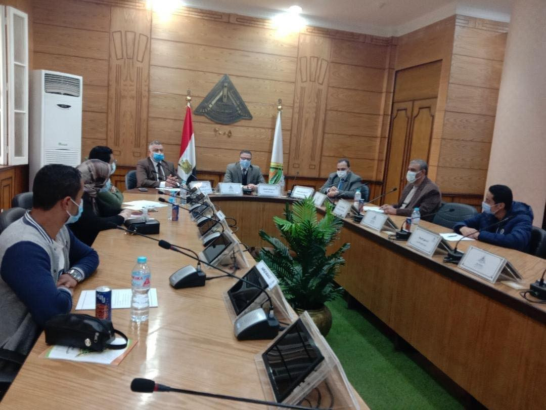 رئيس جامعة بنها مع اتحاد طلاب الجامعة
