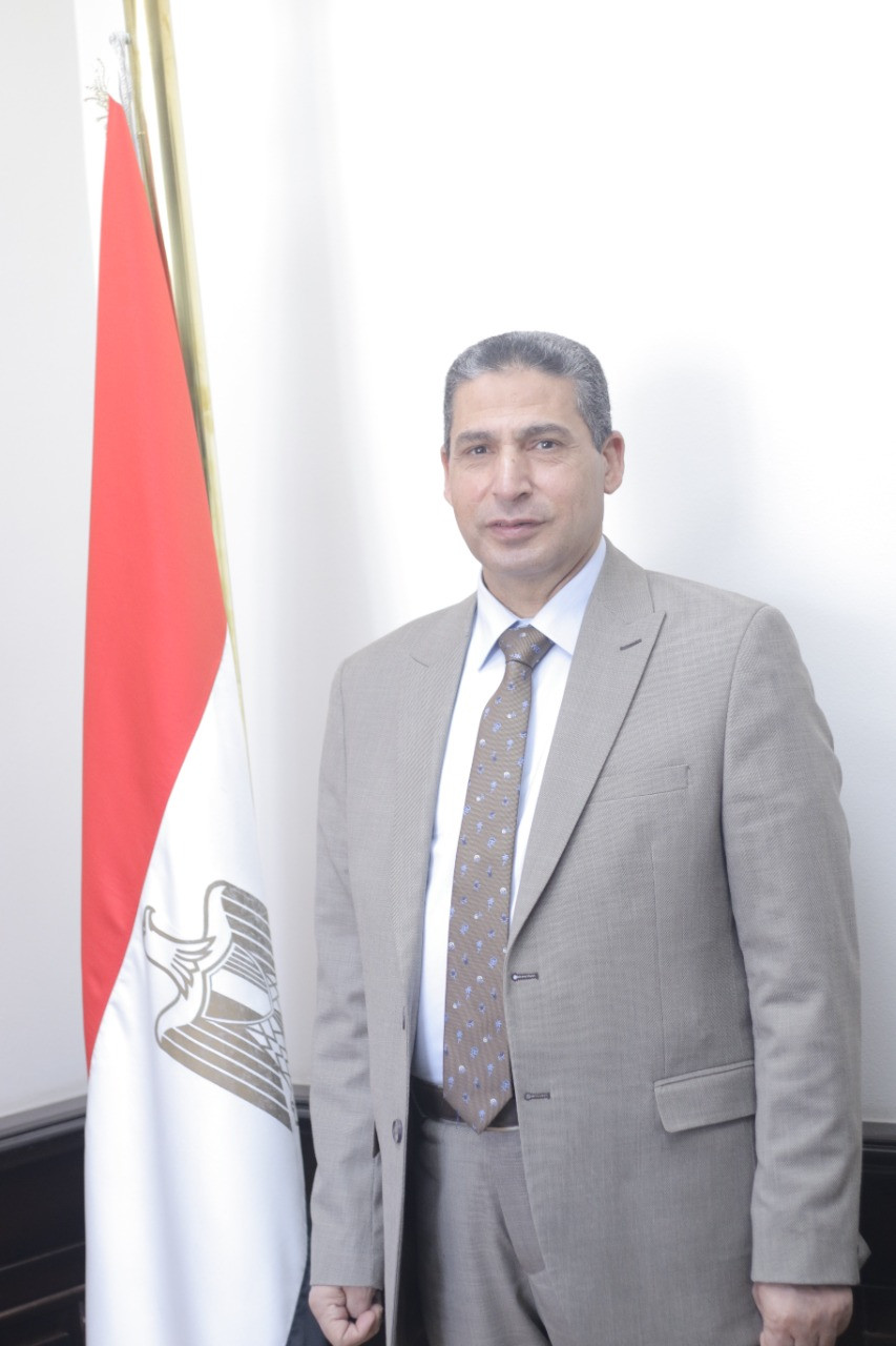 تكريم رئيس مأمورية ضرائب الشركات المساهمة