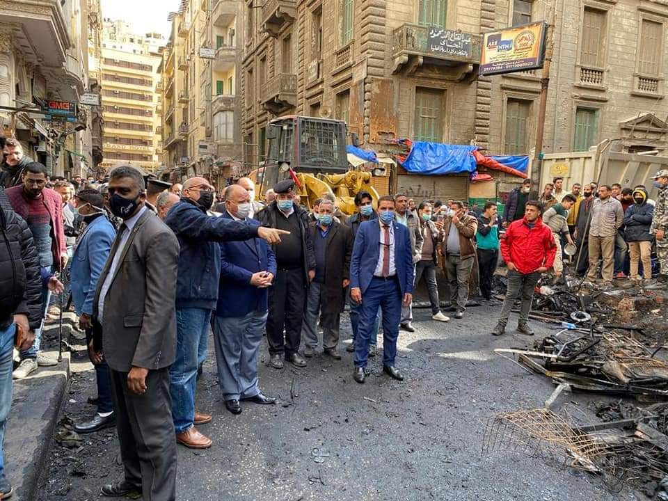 محافظ القاهرة يتفقد حريق التوفيقية