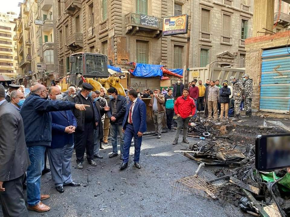 محافظ القاهرة يتفقد حريق التوفيقية