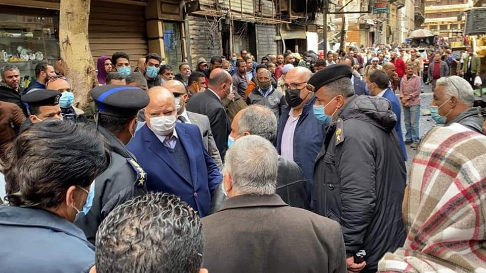 محافظ القاهرة يتفقد حريق التوفيقية