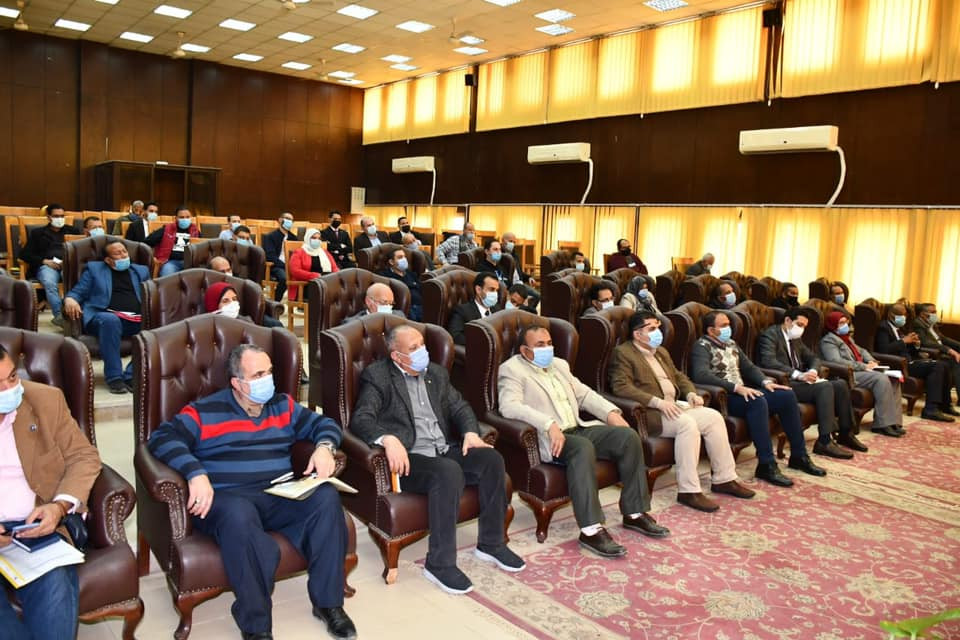 أحمد الأنصارى محافظ الفيوم