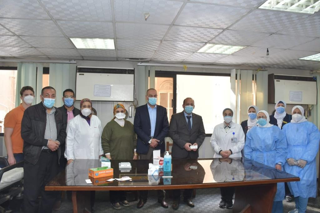 تطعيم الأطقم الطبية