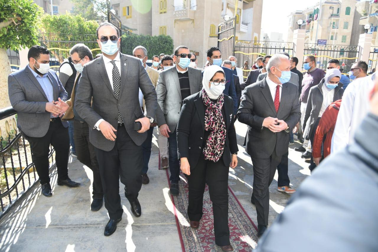 وزيرة الصحة تتفقد وحدة طب أسرة طيبة