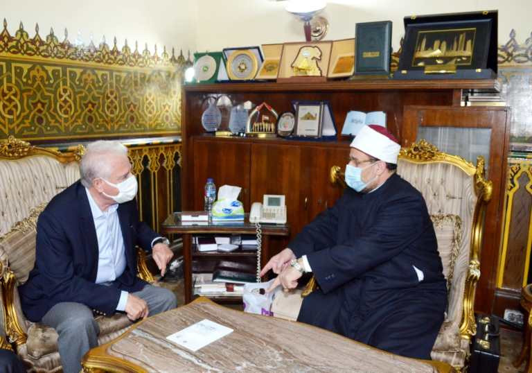 وزير الأوقاف يلتقى محافظ جنوب سيناء