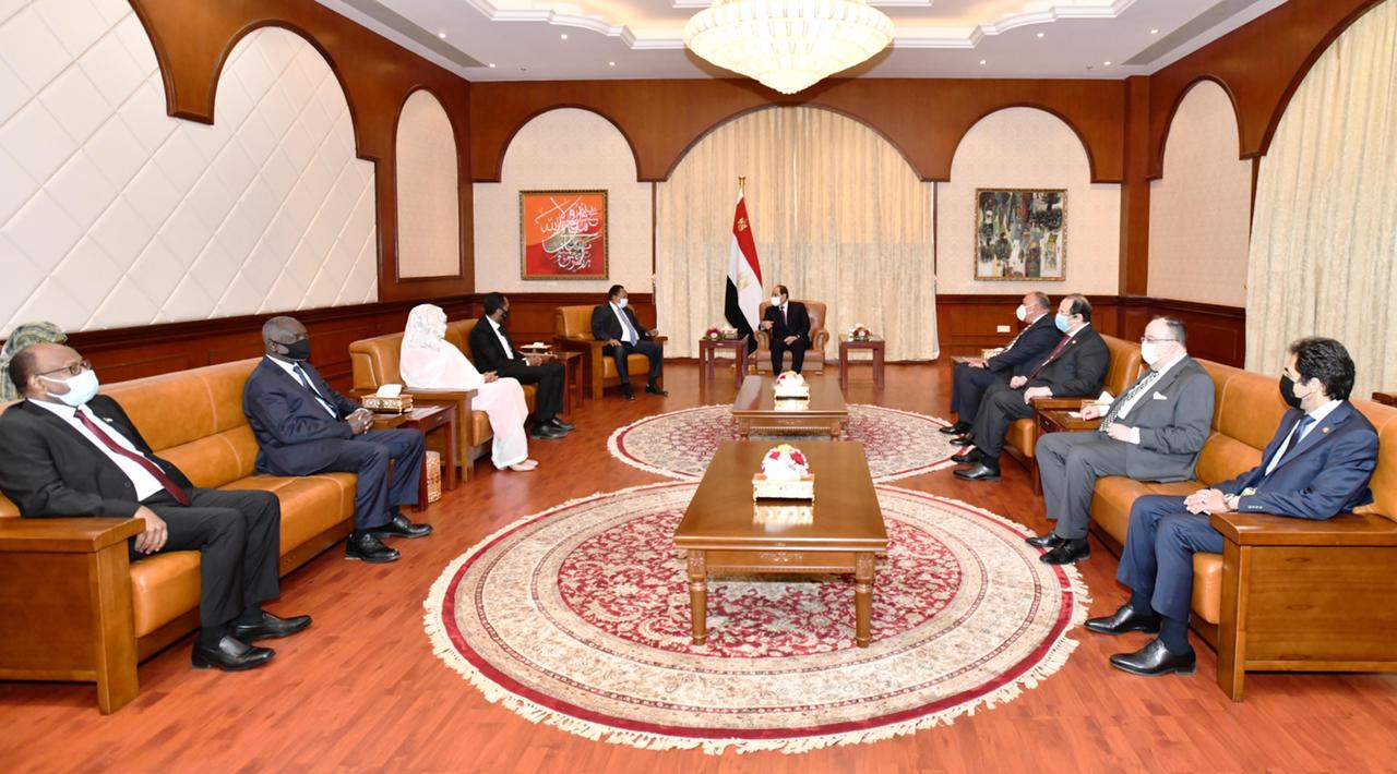 لقاء السيسى مع رئيس وزراء السودان