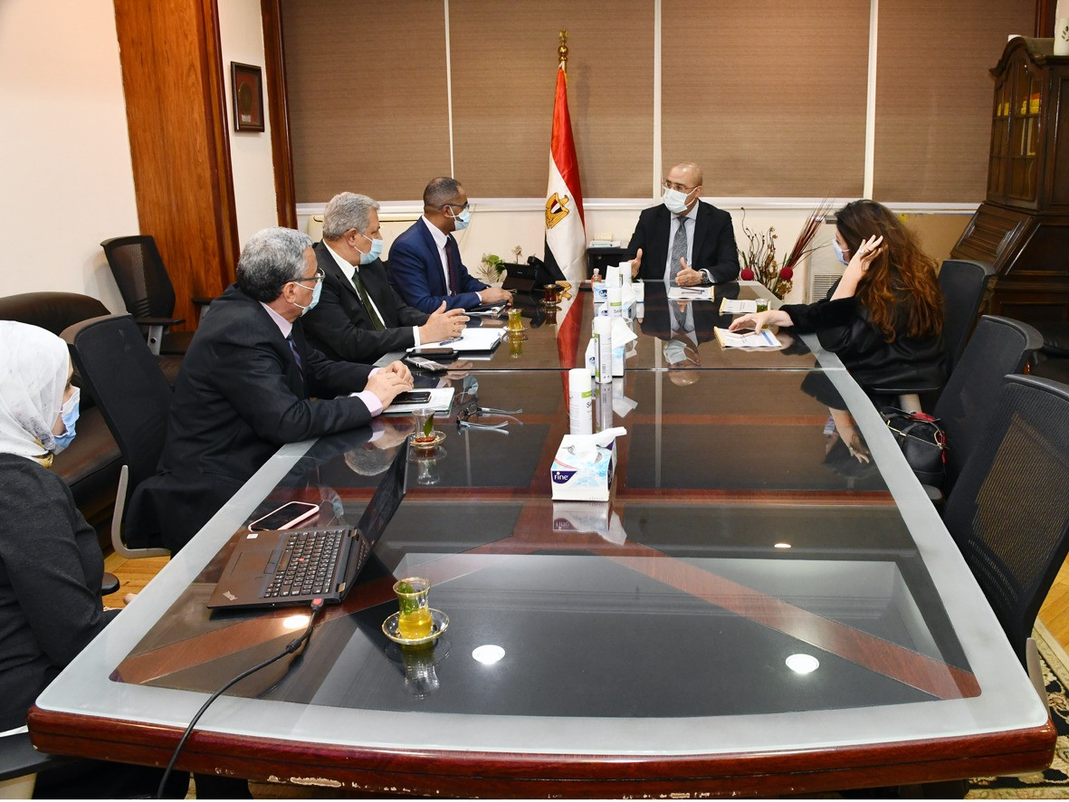 وزير الإسكان