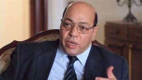 شاكر عبدالحميد