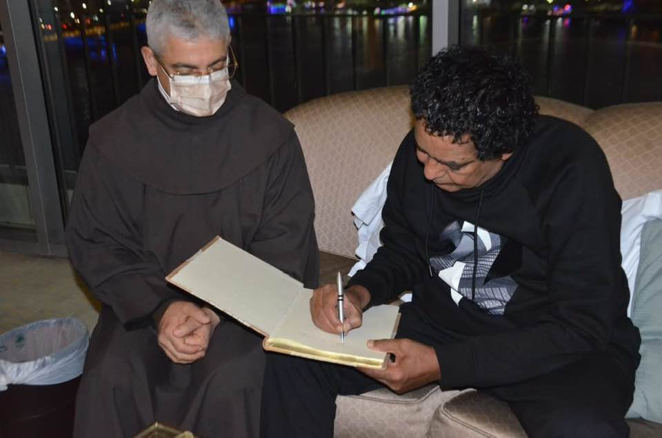 الكاثوليكى للسينما يُكرم محمد منير
