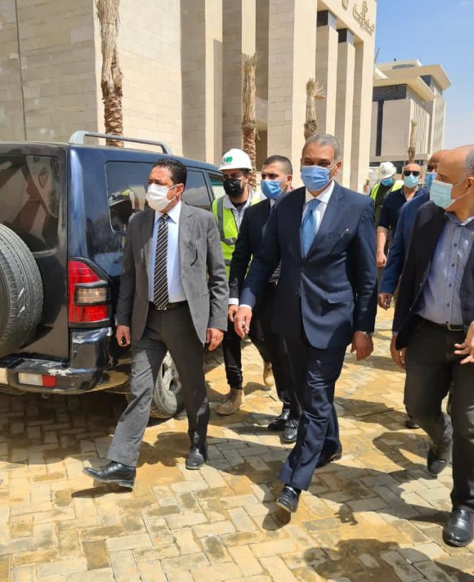 وزير شؤون المجالس النيابية يتفقد مقر الوزارة بالعاصمة الإدارية