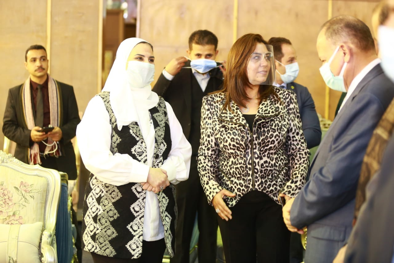 وزيرة التضامن تفتتح معرض دمياط