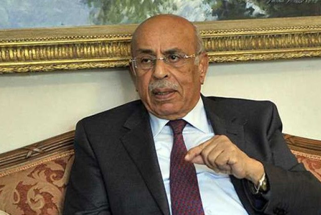 جامعة القاهرة تنعى الدكتور مفيد شهاب رمزاً للعالم الجليل والأكاديمي المميز