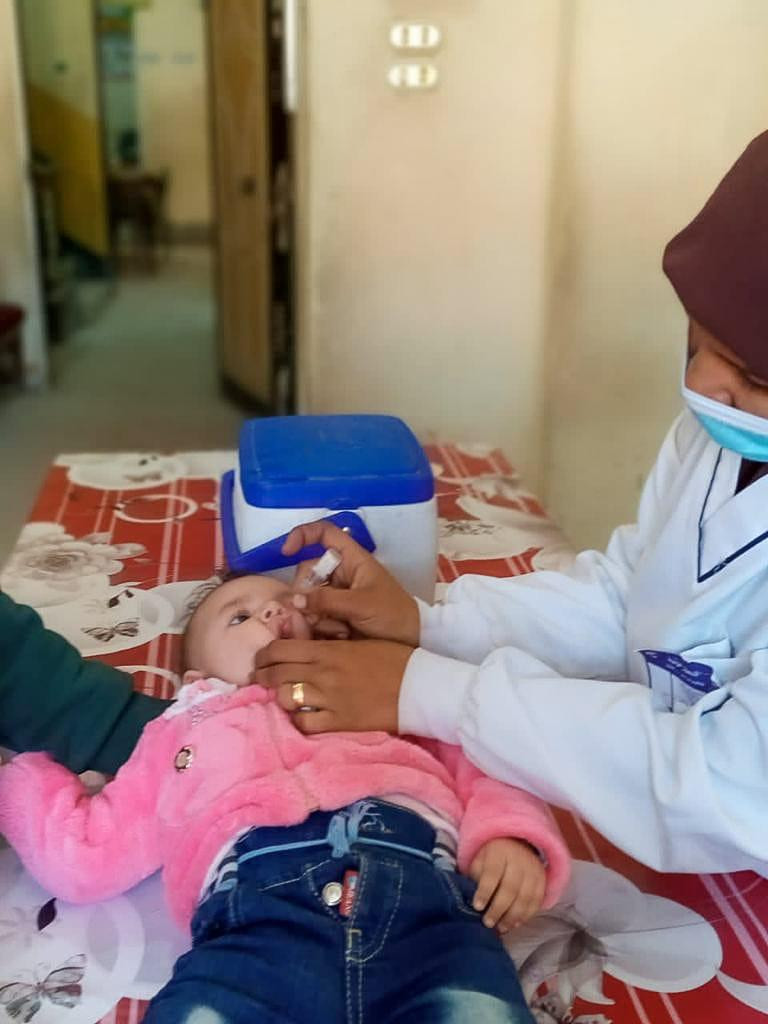 التطعيم ضد مرض شلل الأطفال