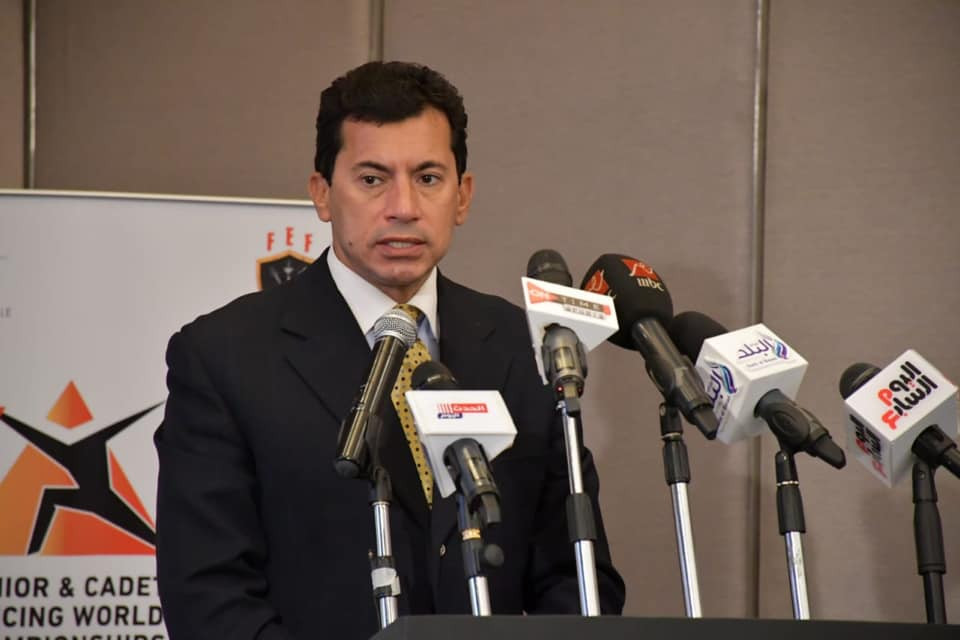 وزير الشباب والرياضة