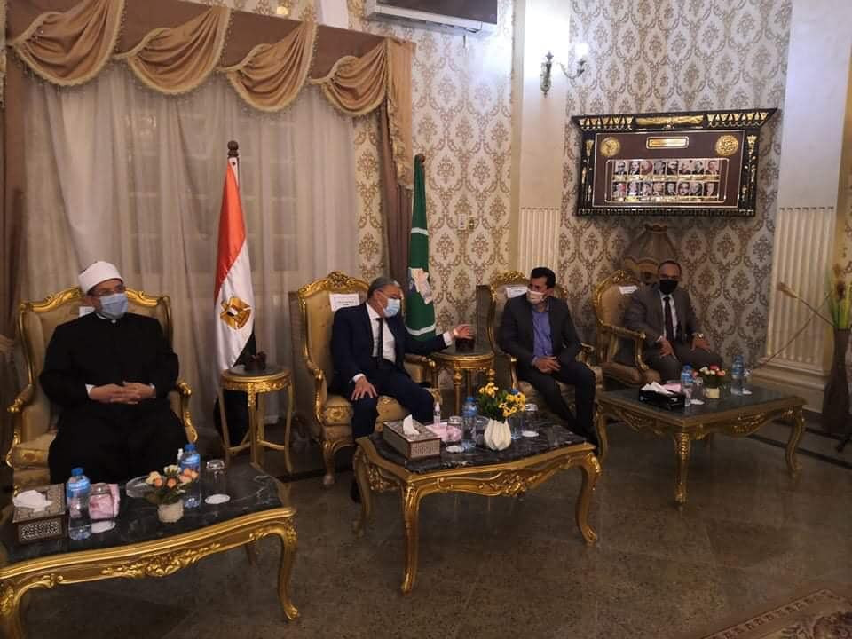 محافظ المنيا يستقبل وزيرى الأوقاف والشباب