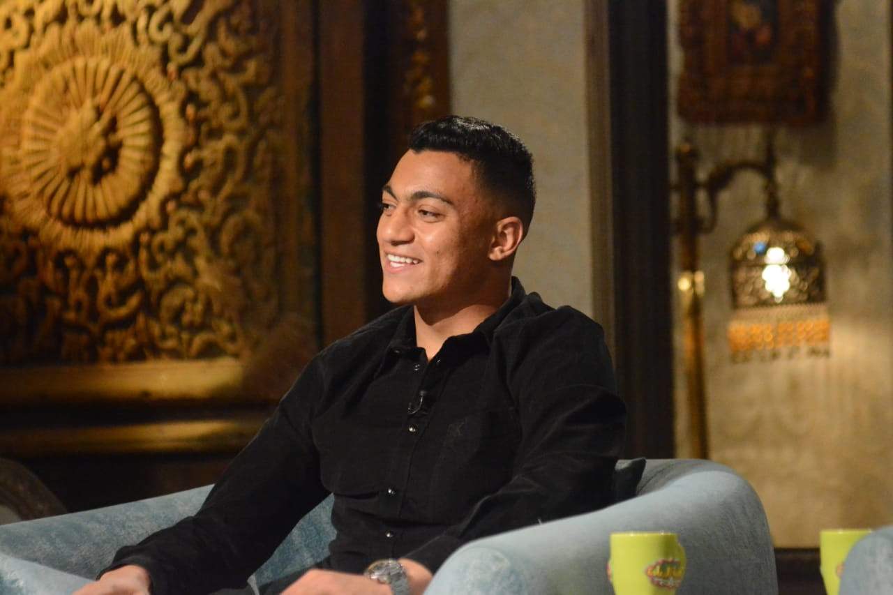 مصطفى محمد مع صاحبة السعادة