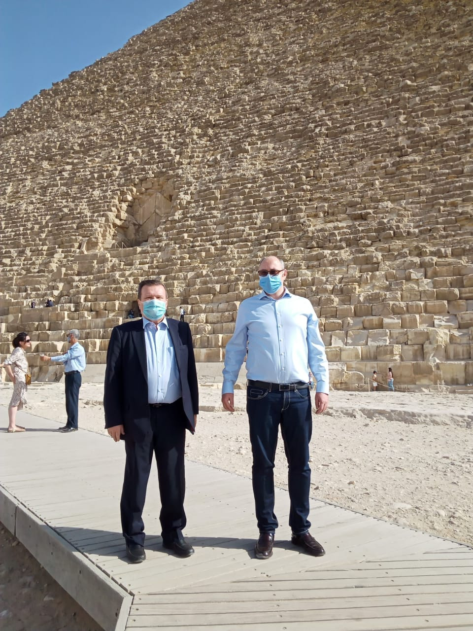 نائب وزير خارجية أوكرانيا يزور أهرامات الجيزة