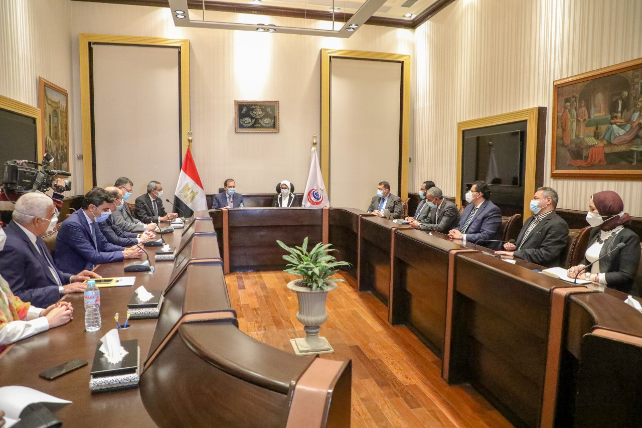 وزيرة الصحة تستقبل وزير البترول