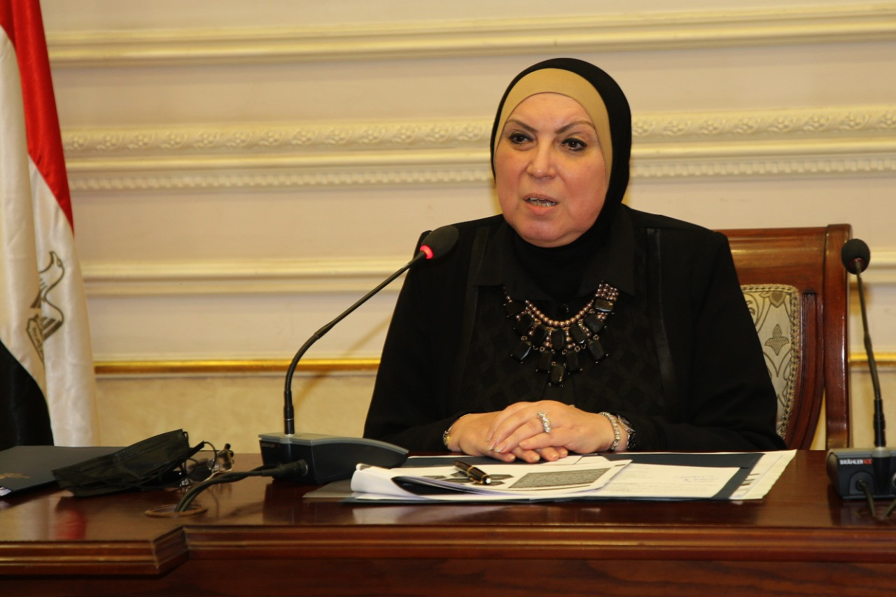 نيفين جامع