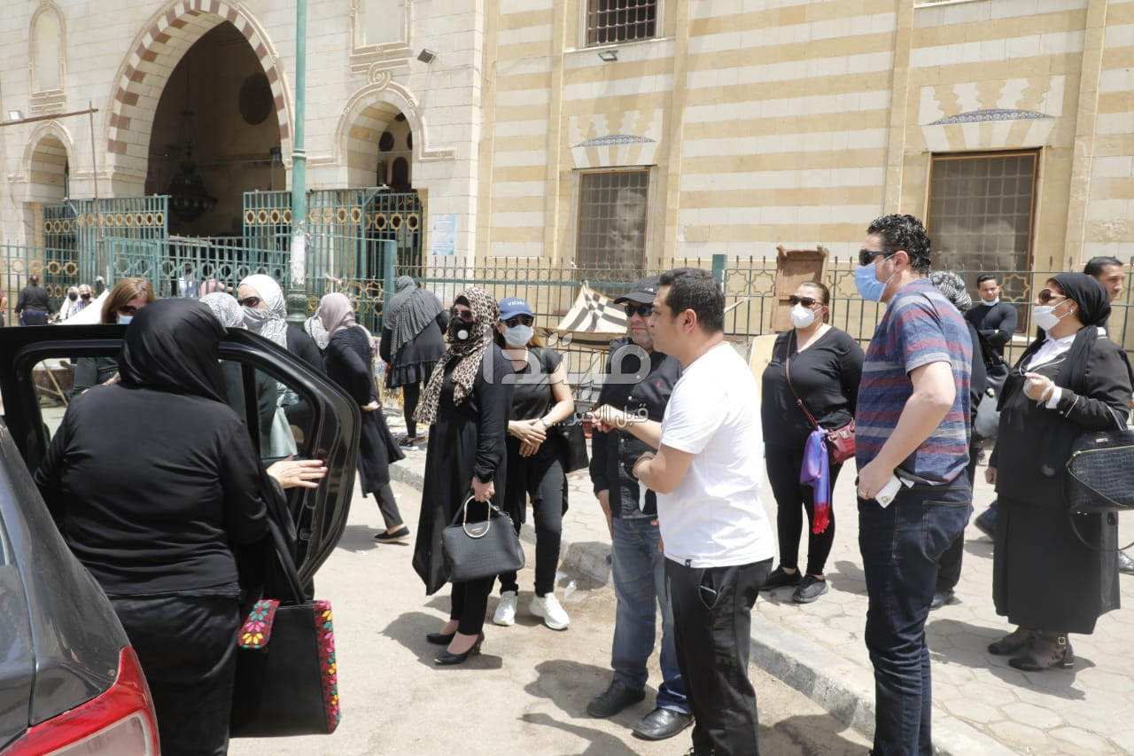تشييع جنازة المطرب ماهر العطار وسط غياب نجوم الفن