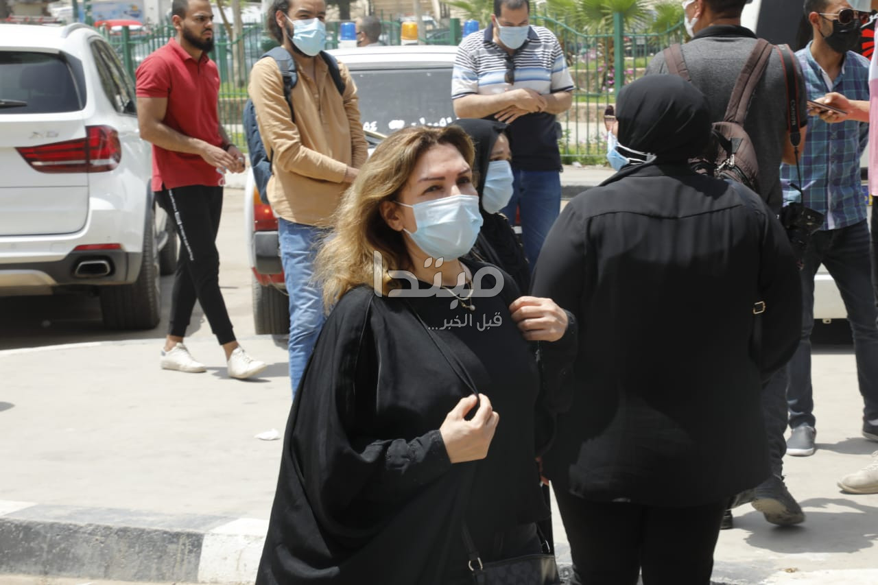 تشييع جنازة المطرب ماهر العطار وسط غياب نجوم الفن