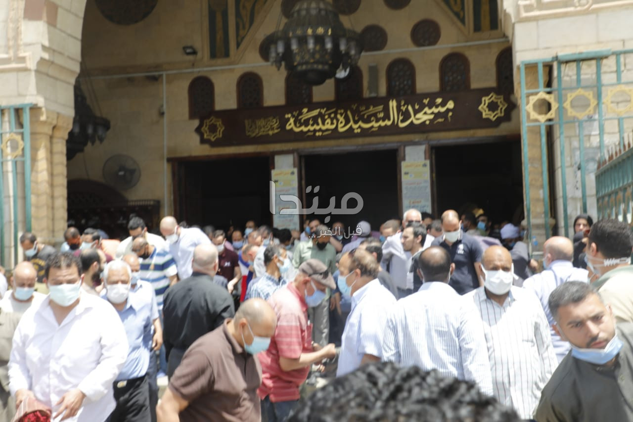 تشييع جنازة المطرب ماهر العطار وسط غياب نجوم الفن