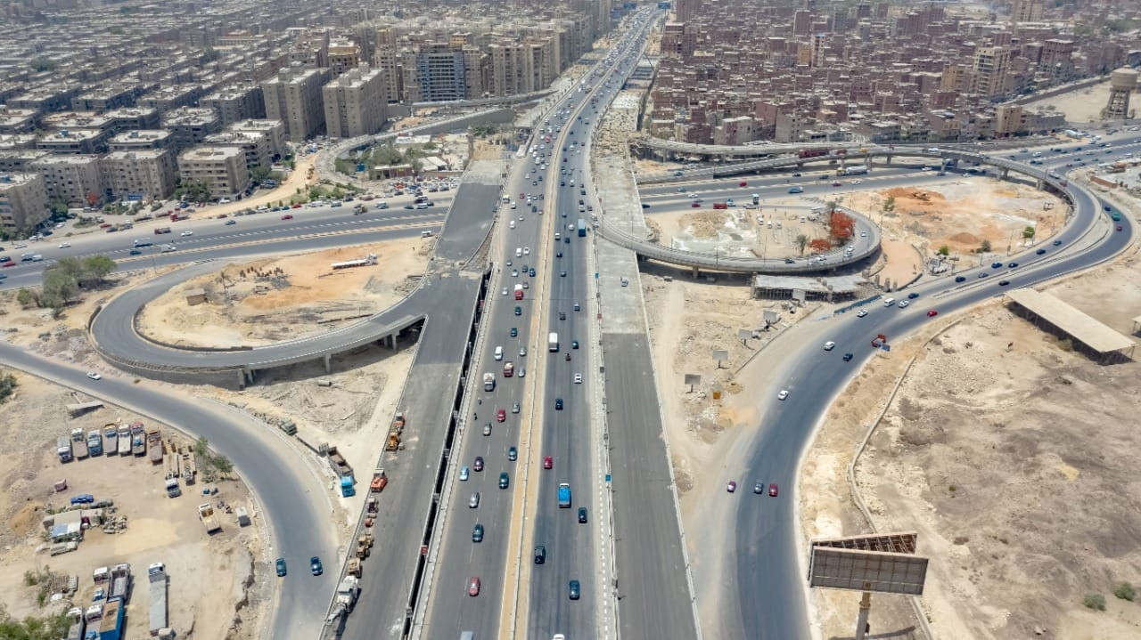 وزير النقل يتابع تطوير الطريق الدائرى