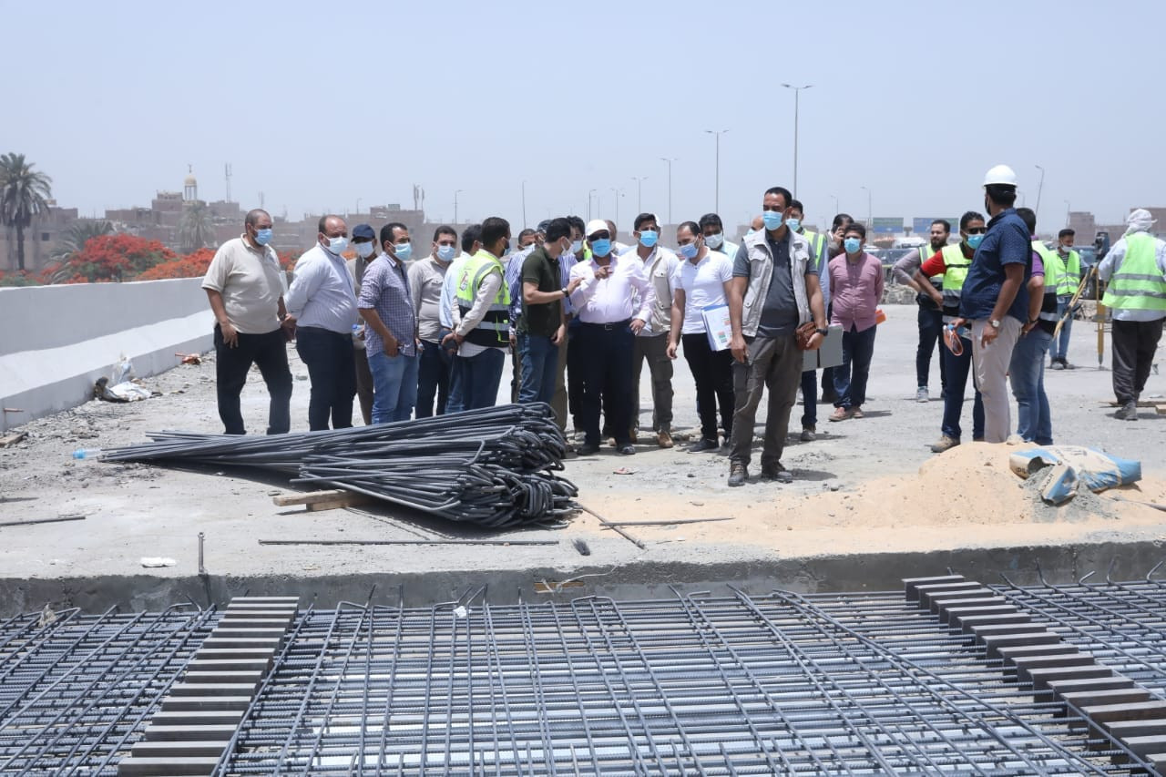 وزير النقل يتابع تطوير الطريق الدائرى