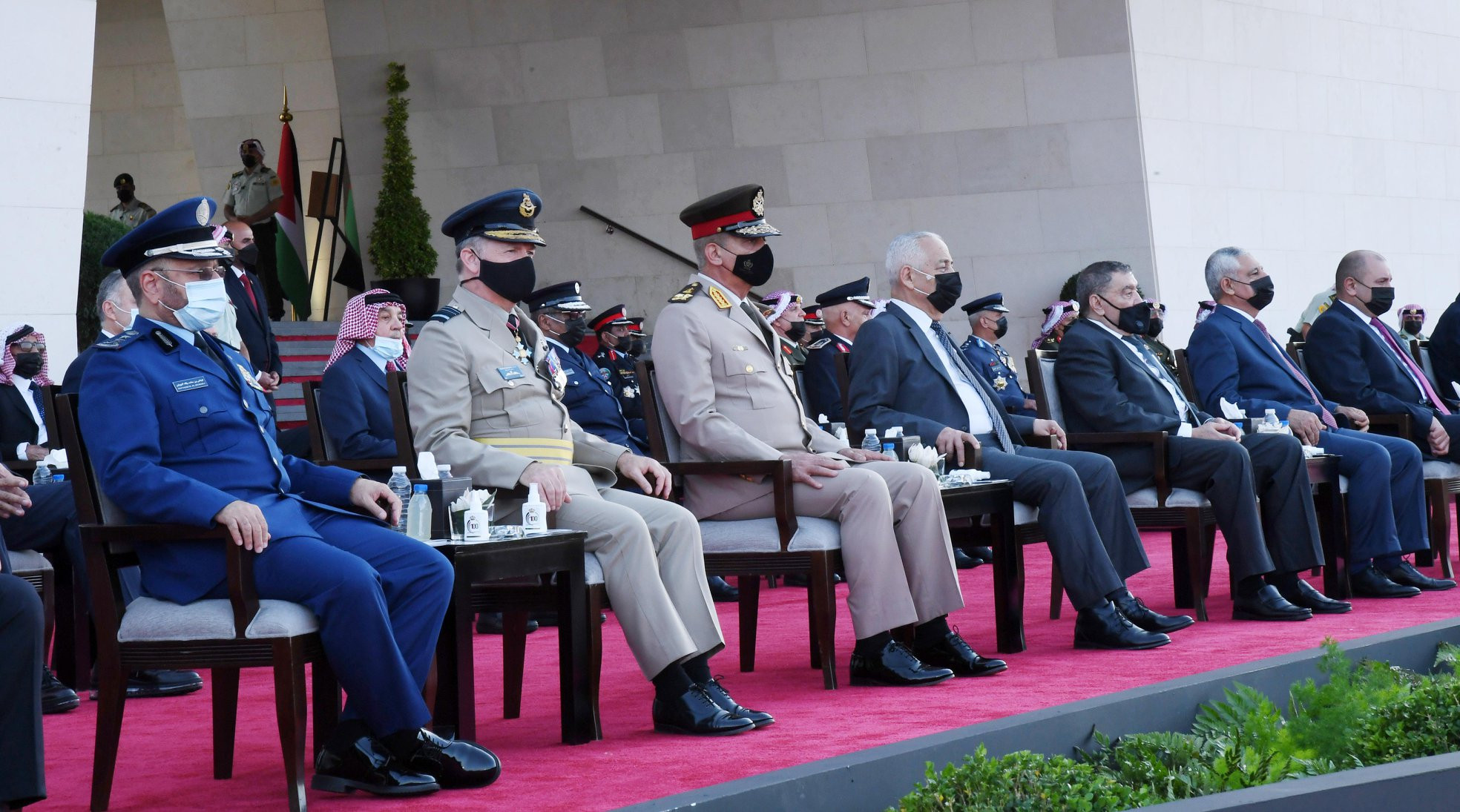 وزير الدفاع يعود إلى الوطن عقب حضوره مراسم ذكرى مئوية الأردن