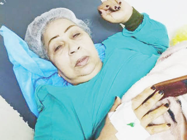 وفاة الفنانة فاطمة كشري عن عمر يناهز 75 عامًا وتشييع الجثمان بشبرا مصر