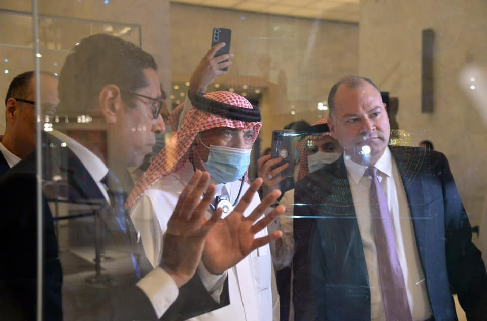 وزراء الإعلام العرب يزورون متحف الحضارة